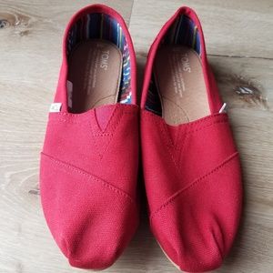 Brand New Women's Red Toms